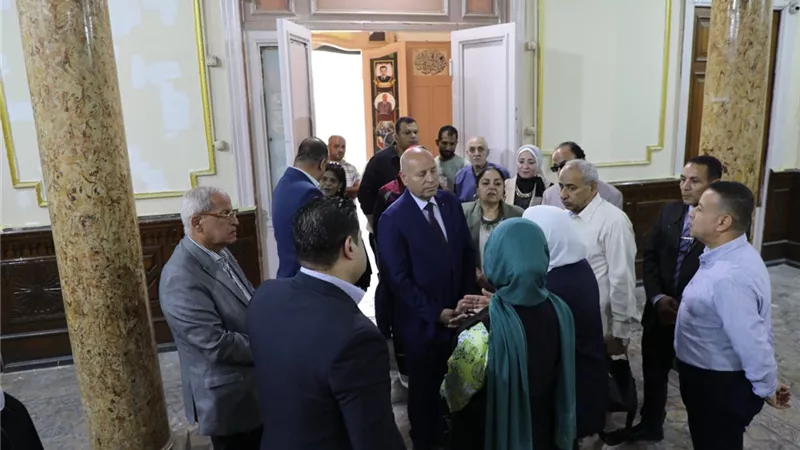 محافظ القاهرة يتفقد لجان انتخابات النواب: نوفر وسائل الراحة للمواطنين