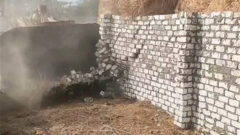 المحافظ ورئيس مدينة كفر الشيخ يتابعان أعمال إزالة التعديات|صور