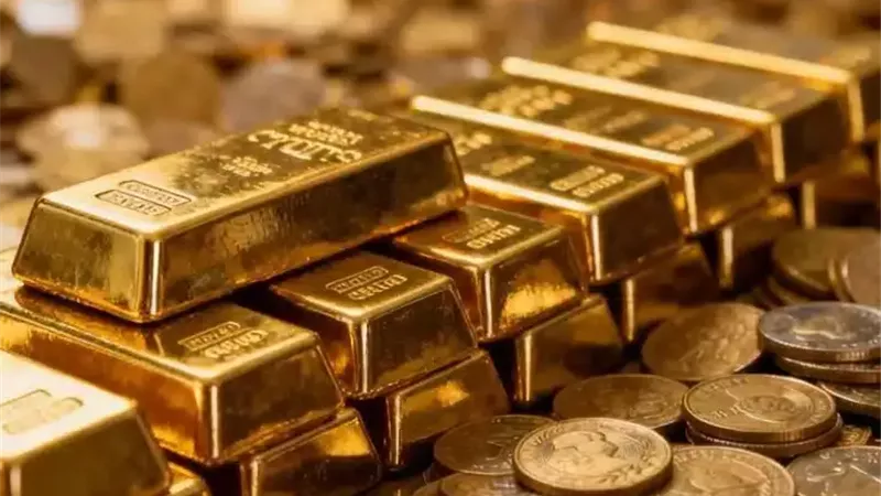«آي صاغة»: الذهب يتراجع تحت ضغط جني الأرباح وتشديد لهجة الفيدرالي الأمريكي