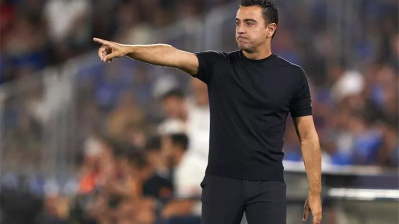 تشافي يفتح قلبه ويكشف سبب رحيله عن برشلونة.. والخطأ الذي ارتكبه 