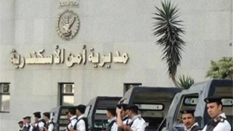 جريمة في الإسكندرية.. ضبط المتهم بقتل والده وجدته والنيابة تحقق  