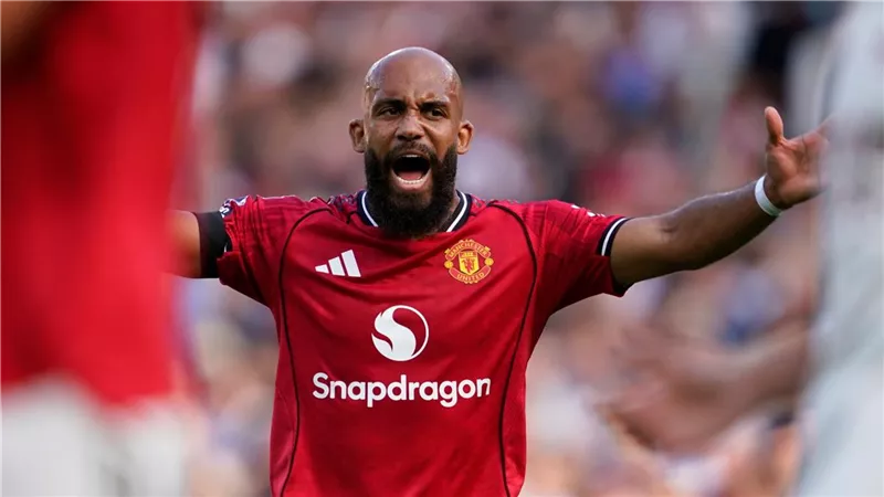  ميبومو نجم مانشستر يونايتد أفضل لاعب في البريميرليج