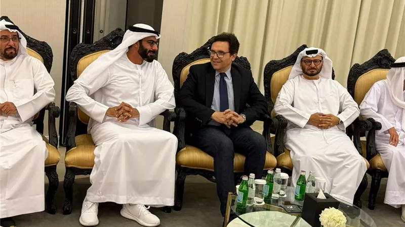 وزير الثقافة ونظيره الإماراتي يشهد حفل توزيع جوائز مؤسسة العويس 