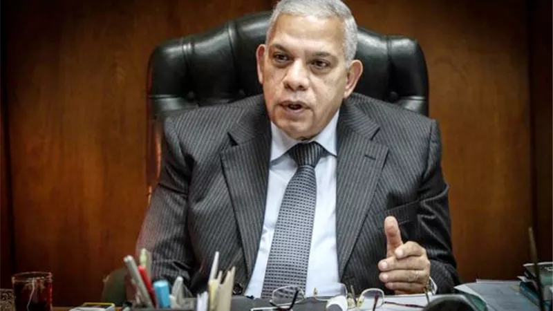 رسالة وفاء من أحمد الشهاوي إلى محمد رشاد المريض: عُد إلى مكتبك