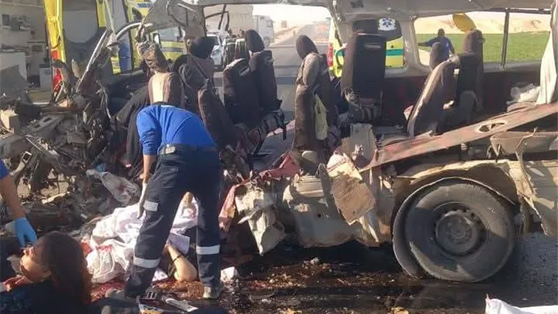 أرتفاع حصيلة حادث تصادم لـ 9 وفيات و15 مصابًا بالأقصر