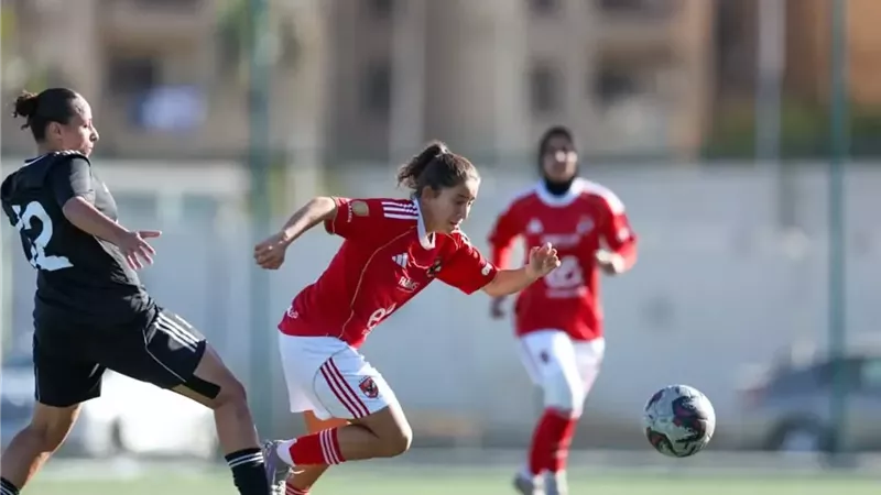 فريق سيدات الأهلي لكرة القدم يواجه الطيران اليوم في الدوري الممتاز