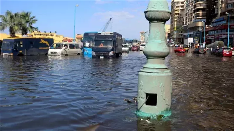 الأرصاد تحذر من سقوط أمطار غزيرة.. وخطة «الري» لمواجهة السيول 