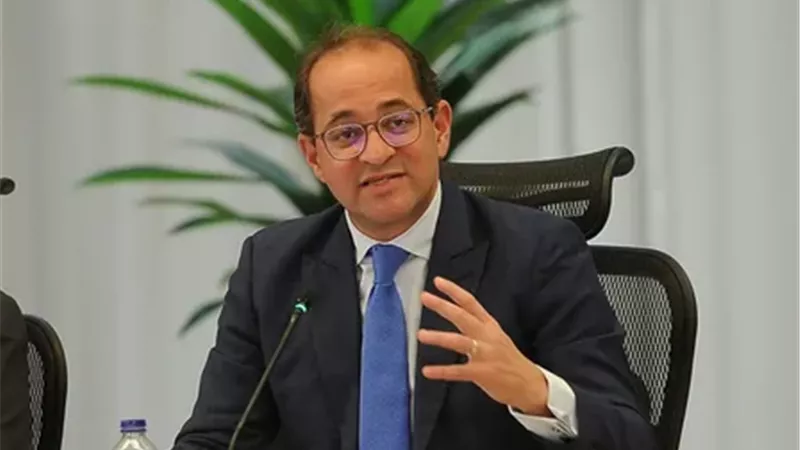 «المالية» تخفض ضريبة الأجهزة الطبية إلى 5% وتُعفي لوازم الغسيل الكلوي