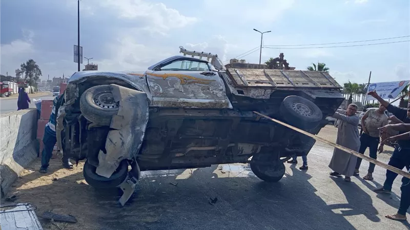 المرور يرفع حطام 3 سيارات بعد حادث طريق القاهرة–الإسكندرية الزراعي