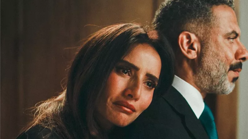مسلسل «ورد وشوكولاته».. زينة تنهار بعد هجرة محمد فراج لها وتفاجئه في منزله