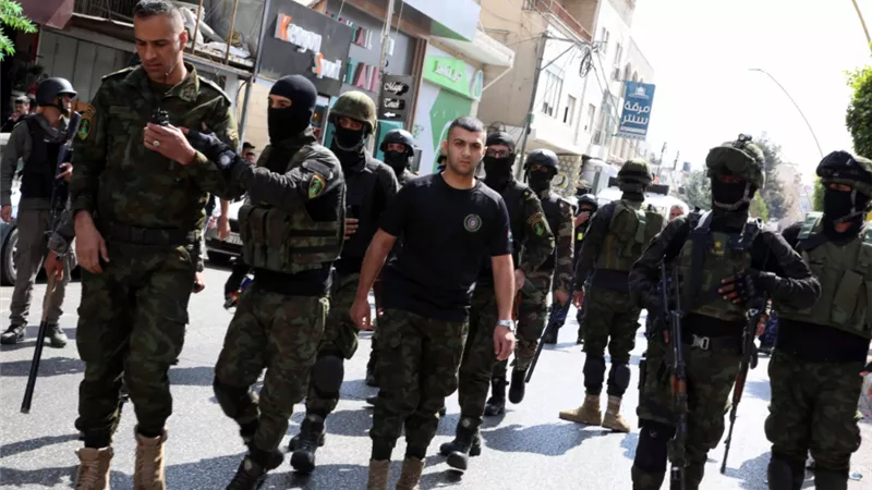 الاتحاد الأوروبي يبحث تدريب 3000 شرطي فلسطيني في غزة 