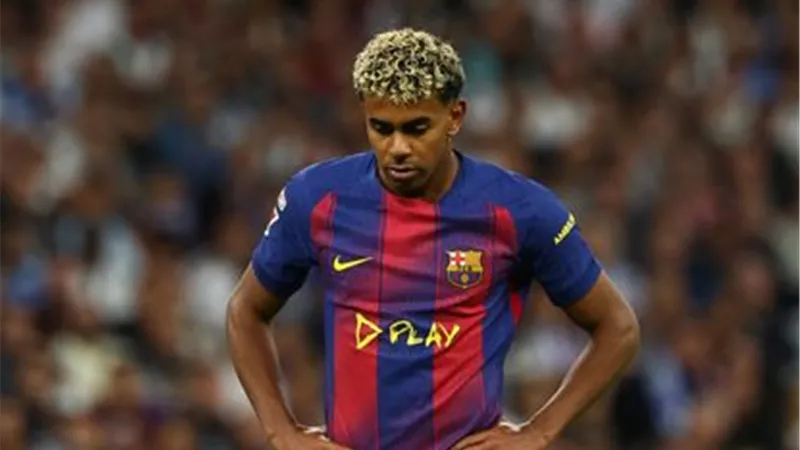 يامال يطلب المشاركة في كأس فيناليسيما رغم الخلافات مع الاتحاد الإسباني