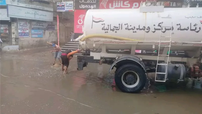 محافظ الدقهلية: جهود مكثفة لرفع مياه الأمطار