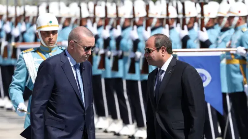 معاريف: «رسالة السيسي لأردوغان» تحالف جديد يشعر إسرائيل بالقلق