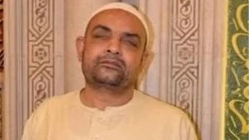 إنفو جراف| بعد رحيله.. مقربون من مؤذن السيدة زينب يكشفون تفاصيل من حياته