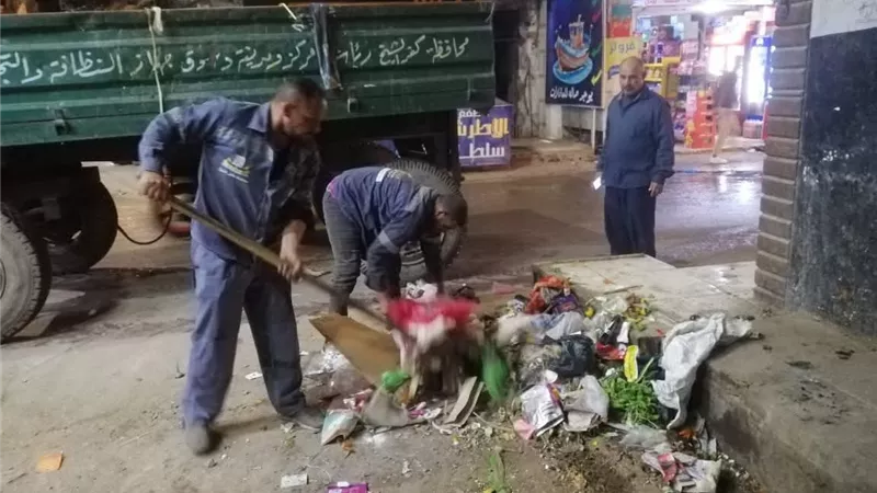 حملات ميدانية مكثفة لرفع كفاءة النظافة وضبط المخالفات في دسوق بكفر الشيخ