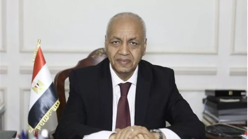 مصطفى بكري: 