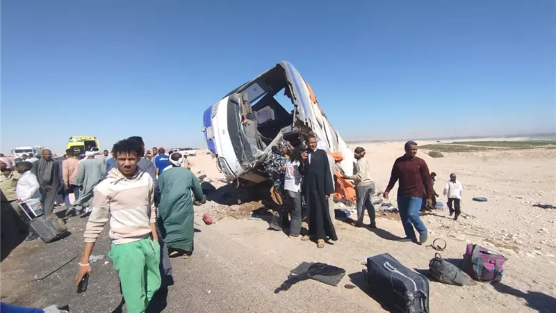 مصرع شخص وإصابة 23 آخرين في حادث جنوب الأقصر