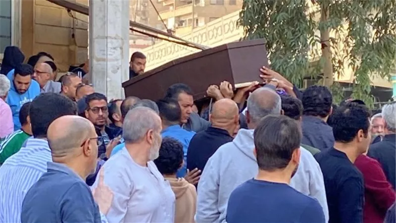 غضب جماهيري لغياب كبار مسؤولي الزمالك عن جنازة محمد صبري.. إيه الحكاية؟