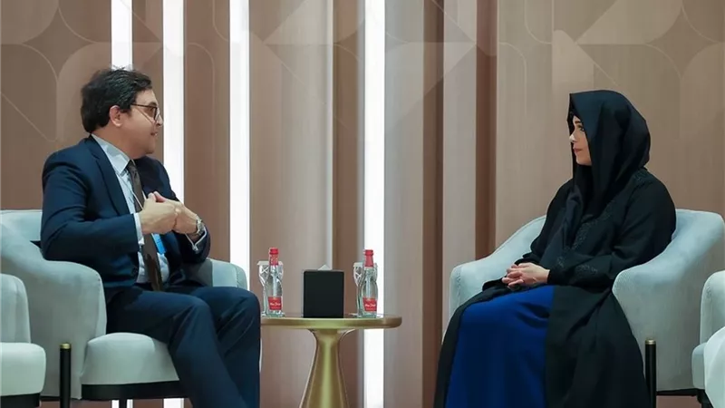 أحمد هنو يلتقي رئيس هيئة الثقافة والفنون بدبي لبحث التعاون الثقافي