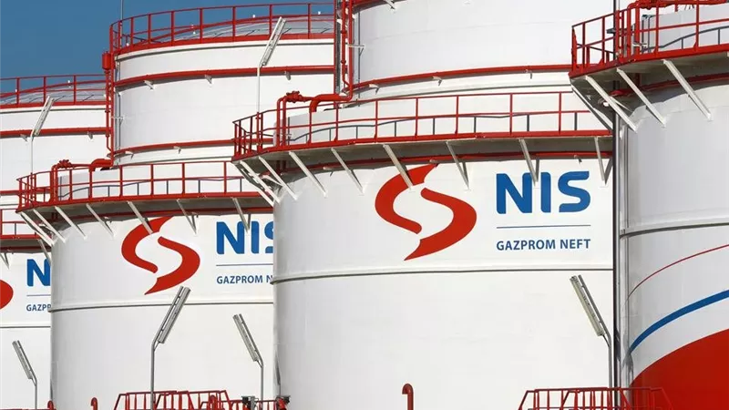 صربيا تحصل على ترخيص أمريكي مؤقت لإيجاد مشتري لشركة النفط الروسية NIS