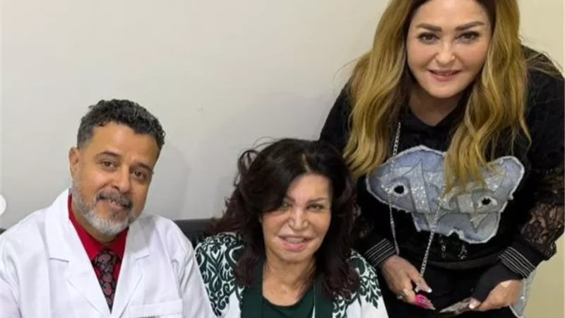 نهال عنبر تنشر أول صور لـ نجوى فؤاد بعد عملية 