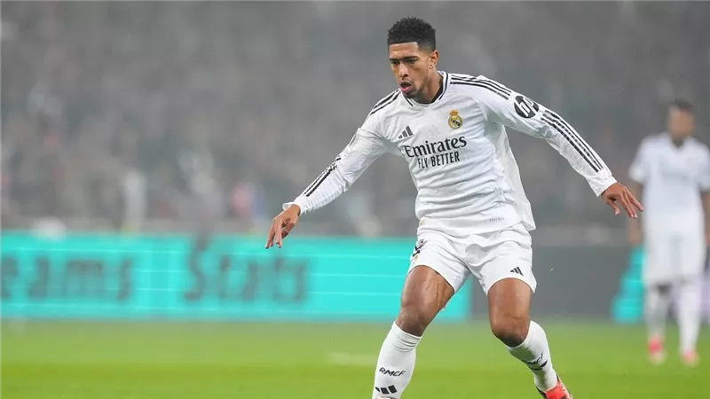 مانشستر سيتي يجهز عرضًا خياليًا لخطف بيلينجهام من ريال مدريد