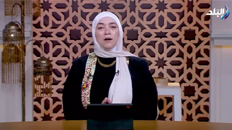 دينا أبو الخير تؤكد أهمية الدعاء المستمر مع شكر الله في حياة المسلم|فيديو