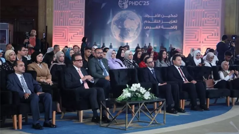 وزيرا الصحة والشباب يناقشان دور الثقافة والرياضة في بناء الهوية الوطنية 