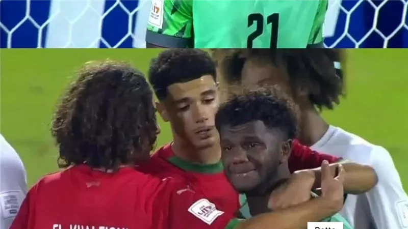 لقطة كأس العالم.. نجوم المغرب في مهمة إنسانية مع حارس كاليدونيا