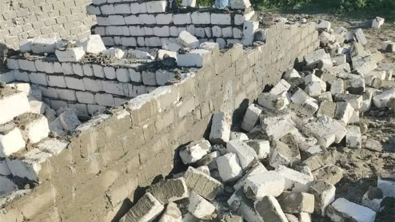 دون ترخيص.. إزالة مقبرة جماعية على أرض زراعية بدمنهور|صور