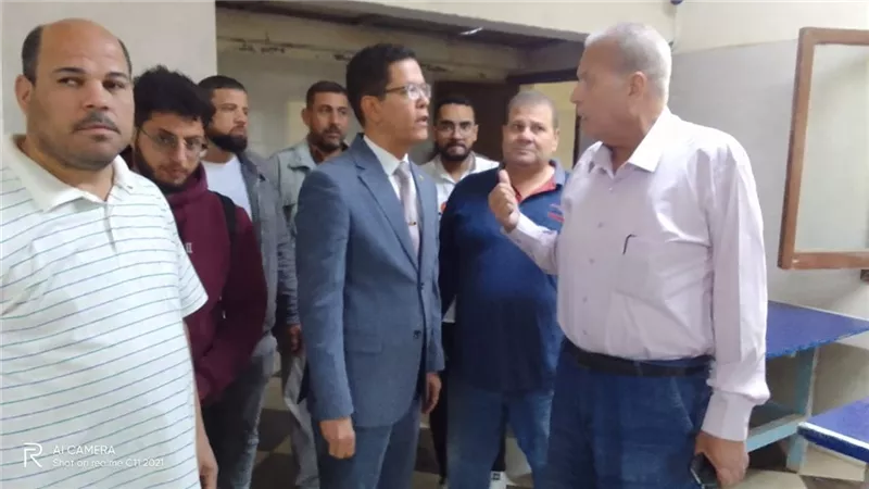 رئيس جامعة بنها يراجع مستوى الإقامة والتغذية بالمدينة الجامعية بطوخ