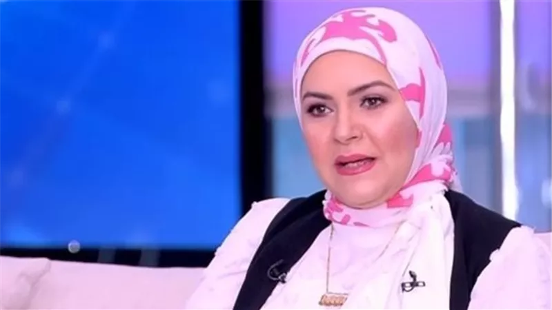 بلاغ من منال عبد اللطيف ضد صفحات بمواقع التواصل بعد خلع الحجاب
