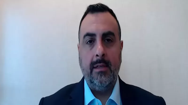 هل الذهب على موعد مع ارتفاع جديد.. ميشال: هذه الفترة تتسم بغياب البيانات