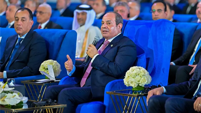 الرئيس السيسي يؤكد على ضرورة السعي حتى تأخذ مصر مكانتها الطبيعية بين الدول