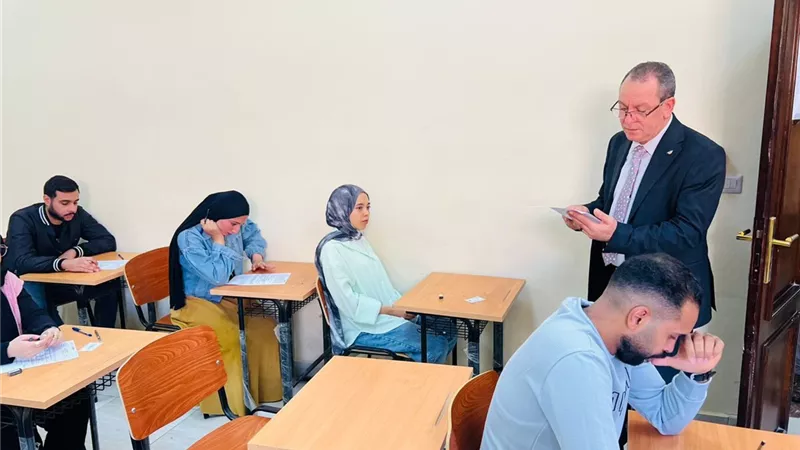 رئيس جامعة الدلتا التكنولوجية يتابع سير اختبارات «الميد ترم » 