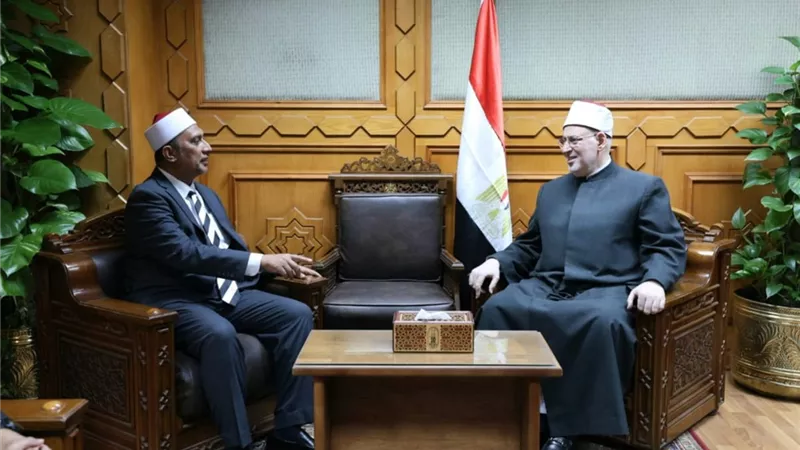 وكيل الأزهر يلتقي وزير الشؤون الدينية بماليزيا لبحث سبل تعزيز التعاون