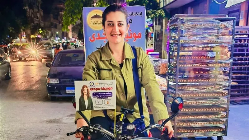 جولة بالدراجة.. مونيكا مجدي تواجه المال السياسي برسالة للجمهور