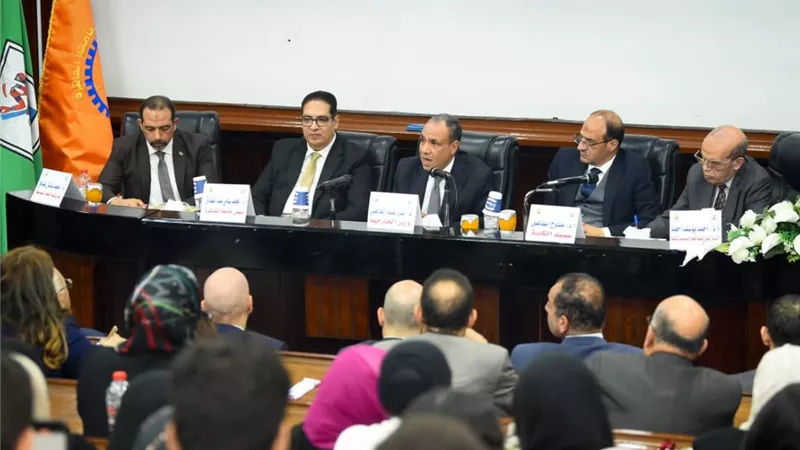 وزير الخارجية يلتقى طلاب كلية الاقتصاد والعلوم السياسية جامعة القاهرة