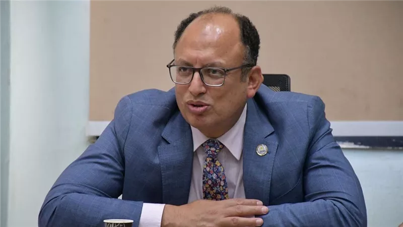 رئيس جامعة حلوان: إتاحة عضويات جديدة للعاملين داخل نادي الجامعة 