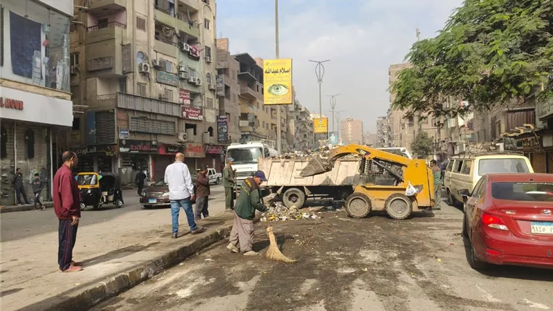 محافظة الجيزة تنفذ حملة نظافة مكبرة في الطالبية| صور