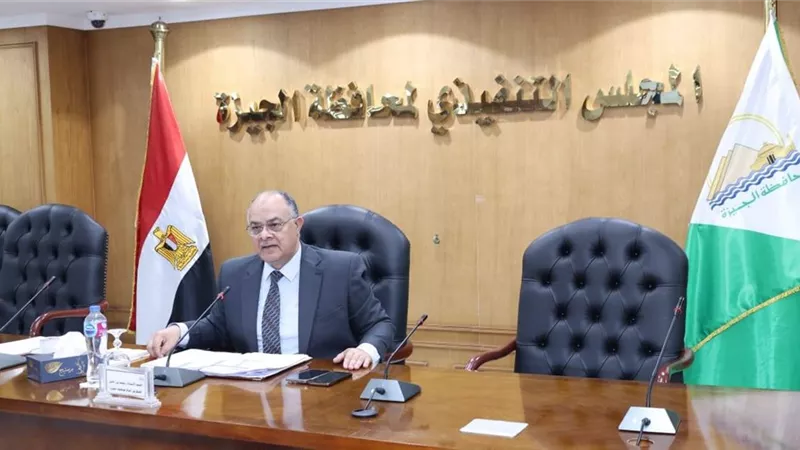 سكرتير عام الجيزة يتابع تنفيذ الخطة الاستثمارية وملف تقنين أراضي الدولة