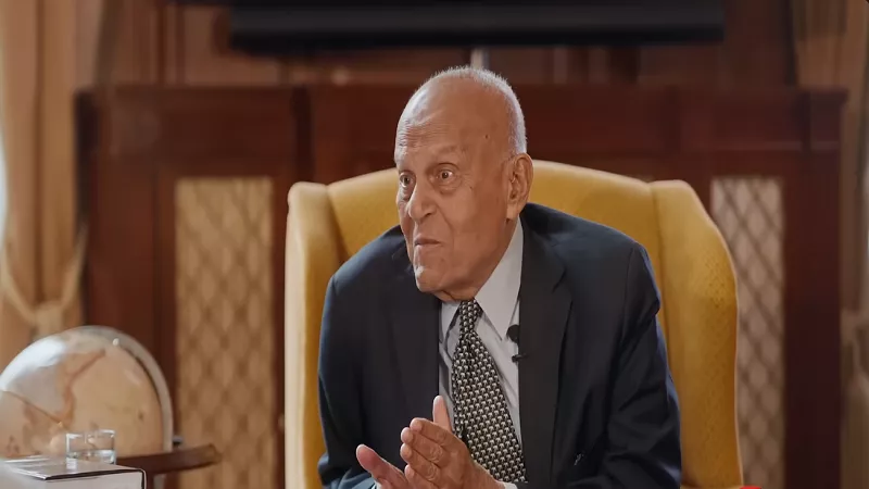 مجدي يعقوب لـ محمد صلاح: أجريت 30 ألف عملية قلب|فيديو