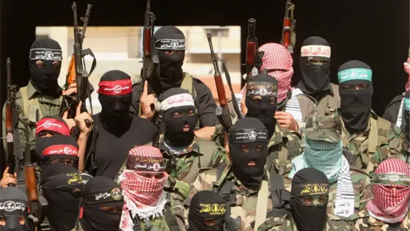 يمهد لهيمنة خارجية.. الفصائل الفلسطينية تحذر من مشروع القرار الأمريكي