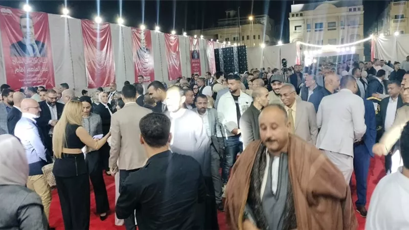أهالي التجمع يلتفون حول النائب عبد المنعم إمام| صور