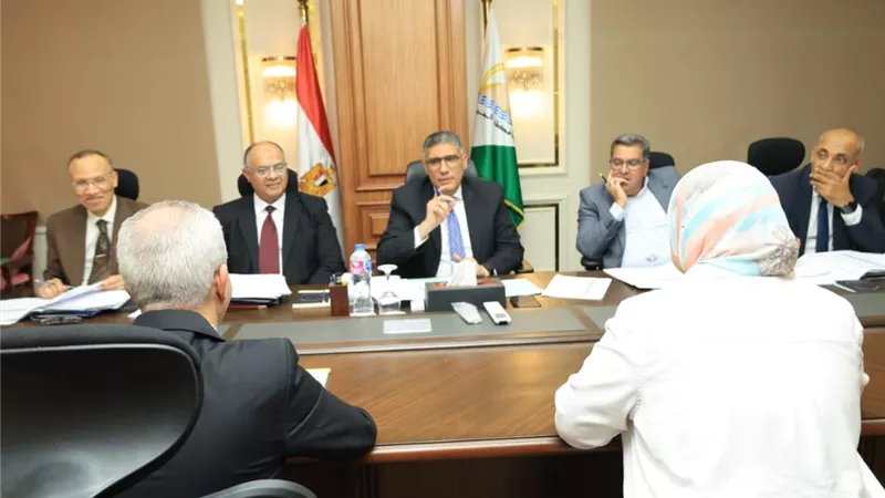 محافظ الجيزة: المرحلة المقبلة تتطلب العمل الجاد لرفع كفاءة الخدمات 