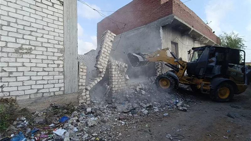 الإسكندرية تلاحق البناء المخالف فى 5 أحياء وتعاقبهم بالحرمان من التموين   