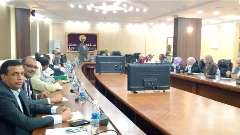 مجلس جامعة أسوان يناقش استعدادات امتحانات الفصل الدراسي الأول