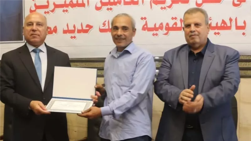وزير النقل يكرم 16 عاملا من المتميزين بهيئة السكك الحديدية| تفاصيل 
