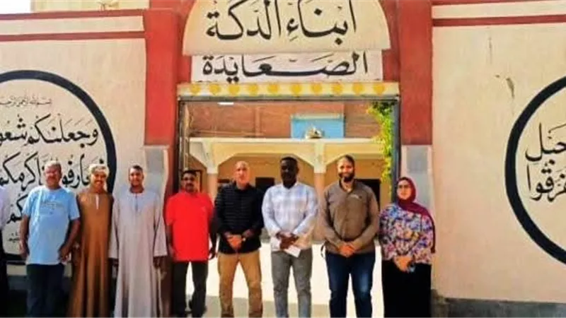 توقيع الكشف الطبى المجانى على 1181 مواطنا بقافلة قرية الدكة 